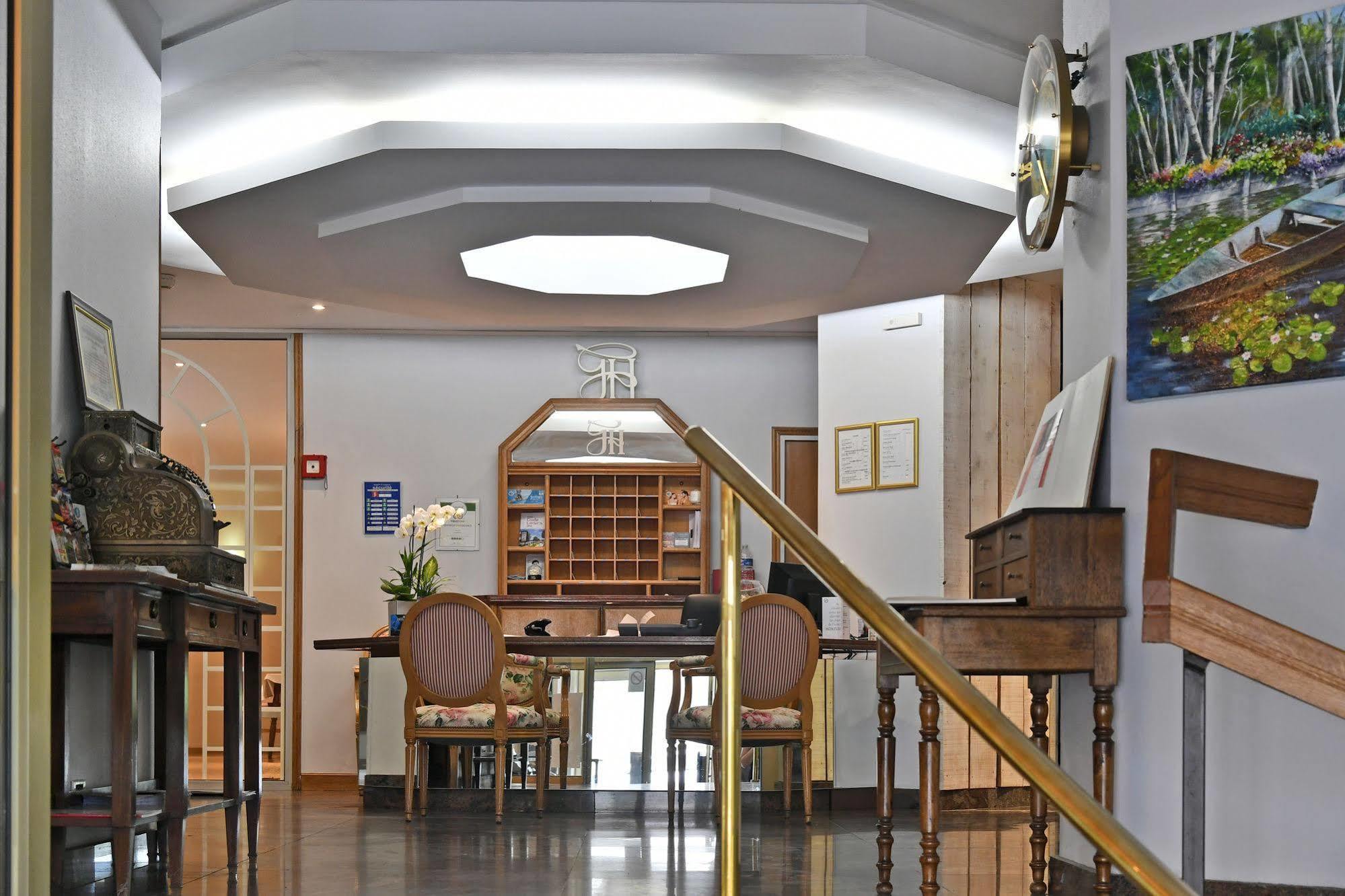 Le Grand Hotel Saint-Quentin  Kültér fotó