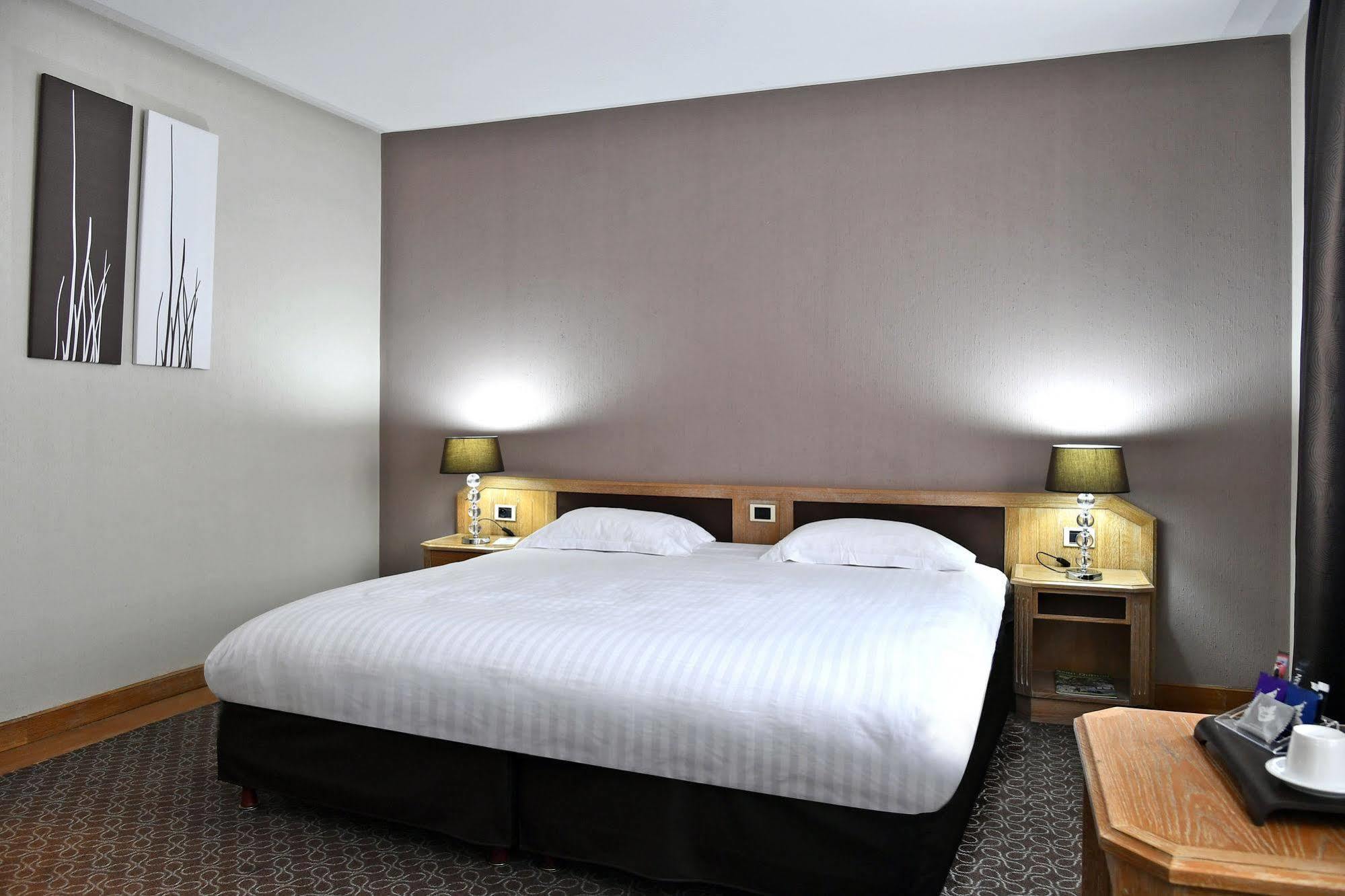 Le Grand Hotel Saint-Quentin  Kültér fotó