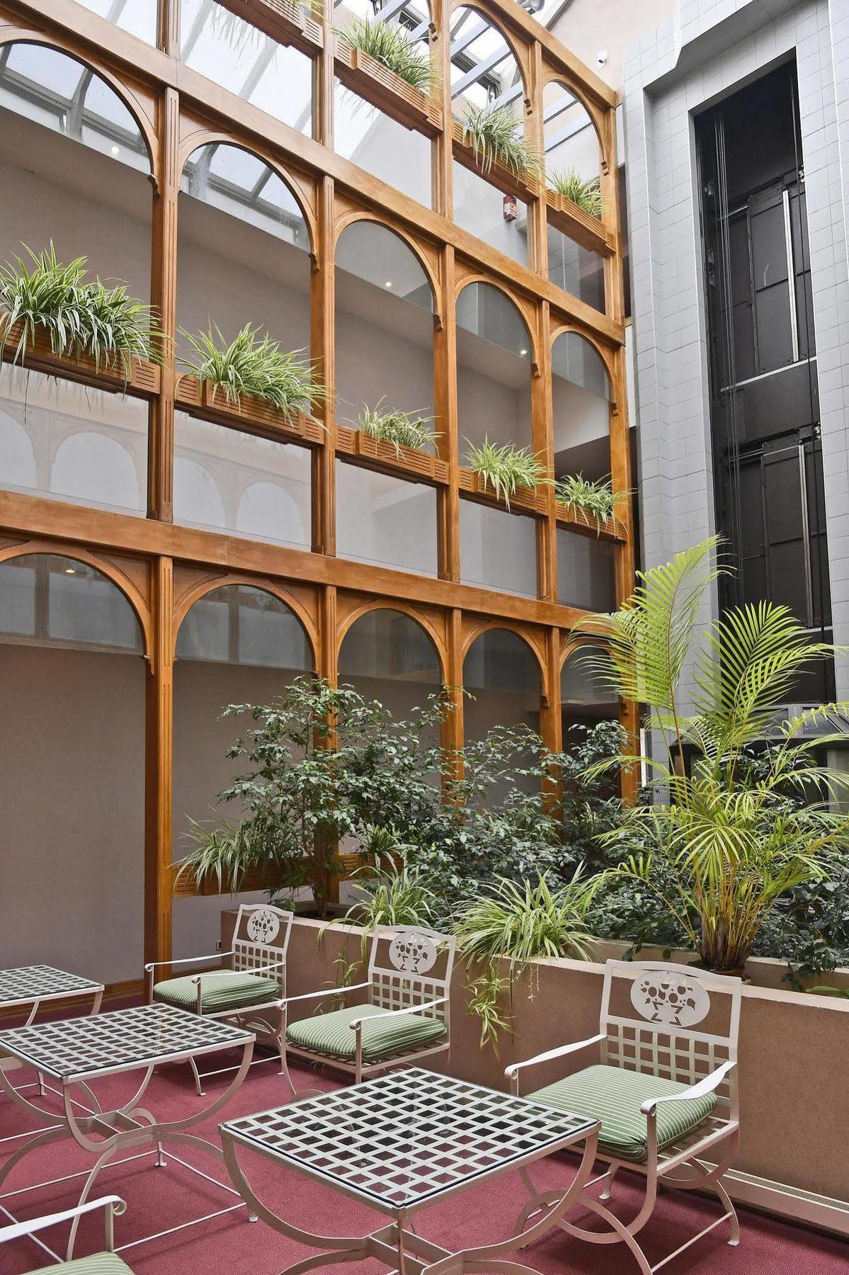Le Grand Hotel Saint-Quentin  Kültér fotó